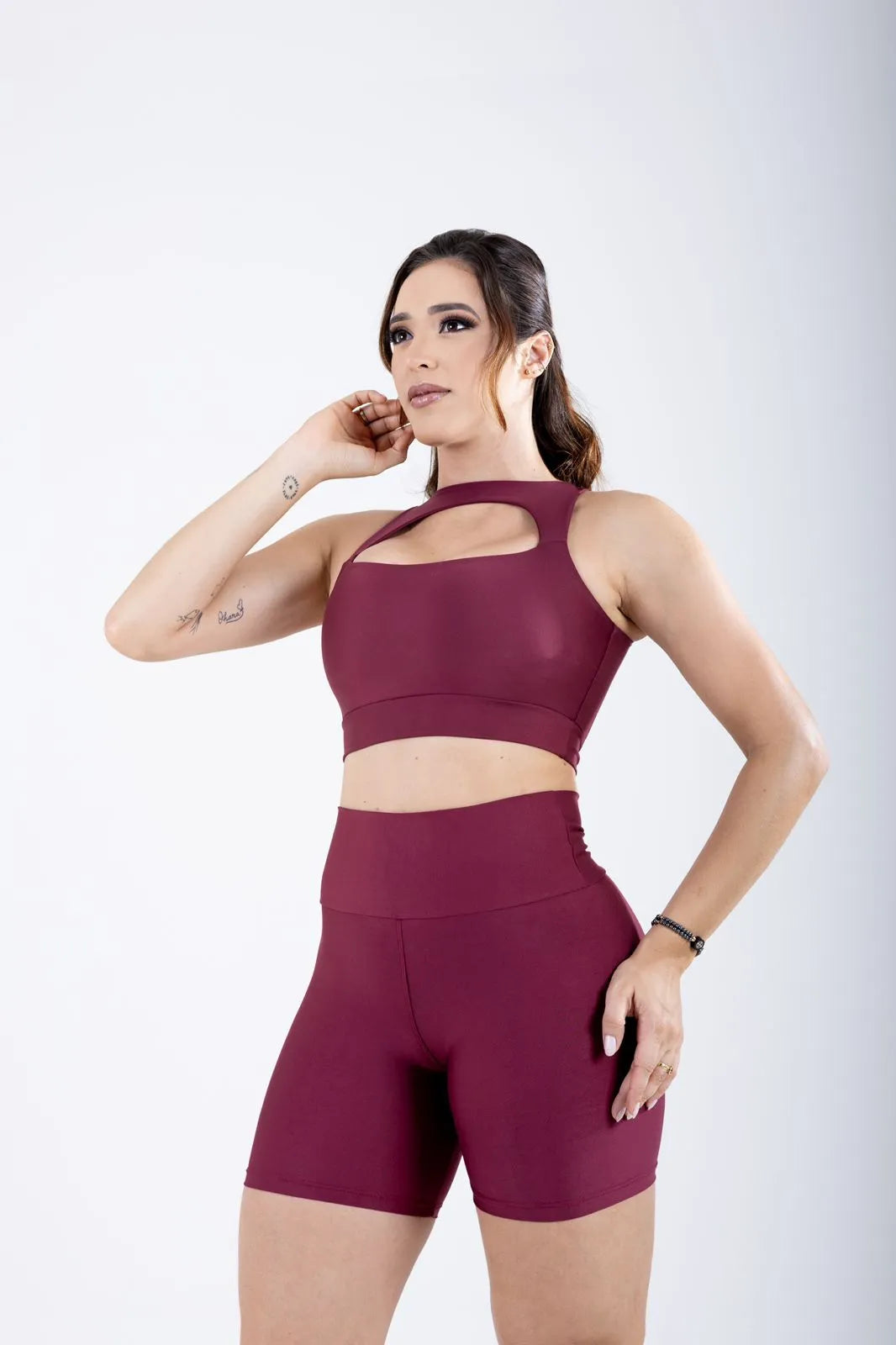 Conjunto Fitness Short e Top Decote Vazado em Suplex Premium Le Pink