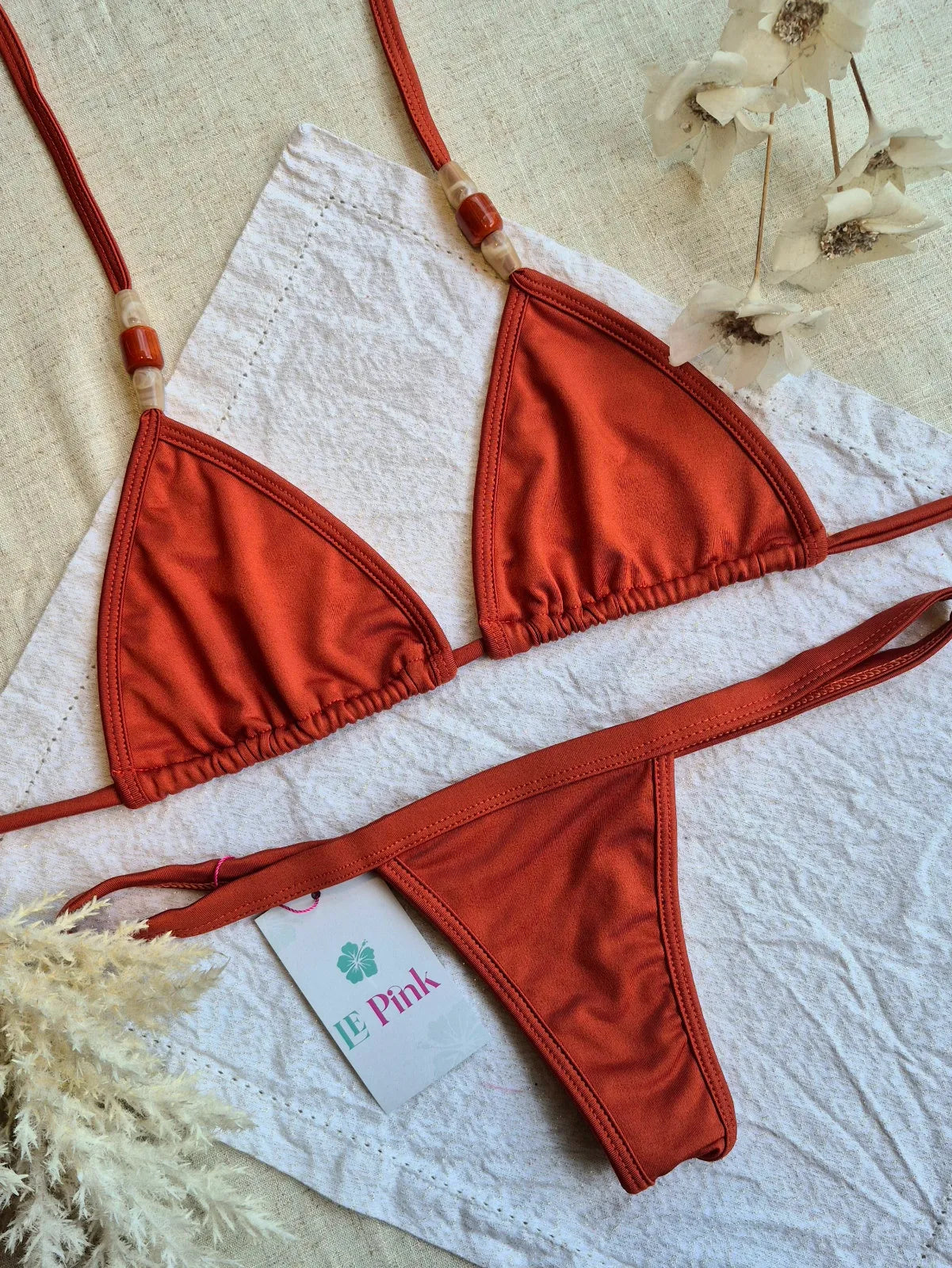 Biquíni Cortininha Fita com Miçangas e Calcinha Tanga – Le Pink