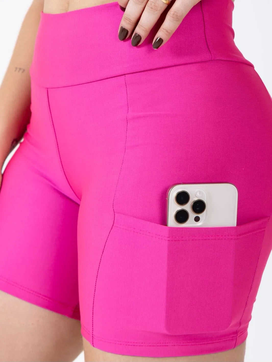 Conjunto Fitness Short Ciclista com Bolso e Top Alcinha - Le Pink