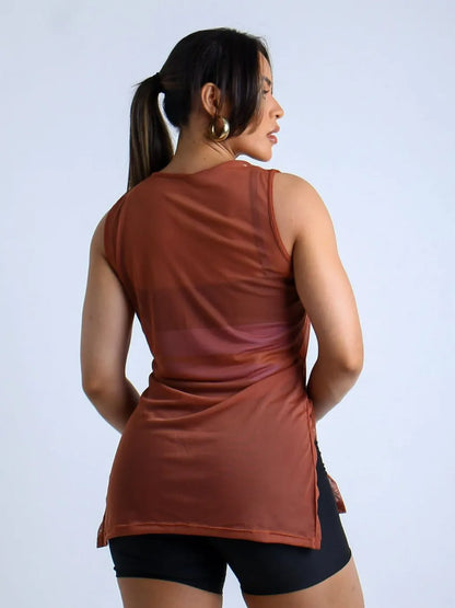Regata Fitness Longline em Tule com Transparência e Fendas Le Pink