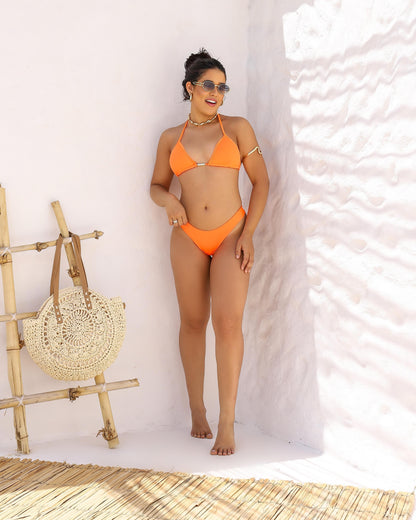 Biquíni Cortininha com Tanga e Detalhe Dourado – Noronha Le Pink