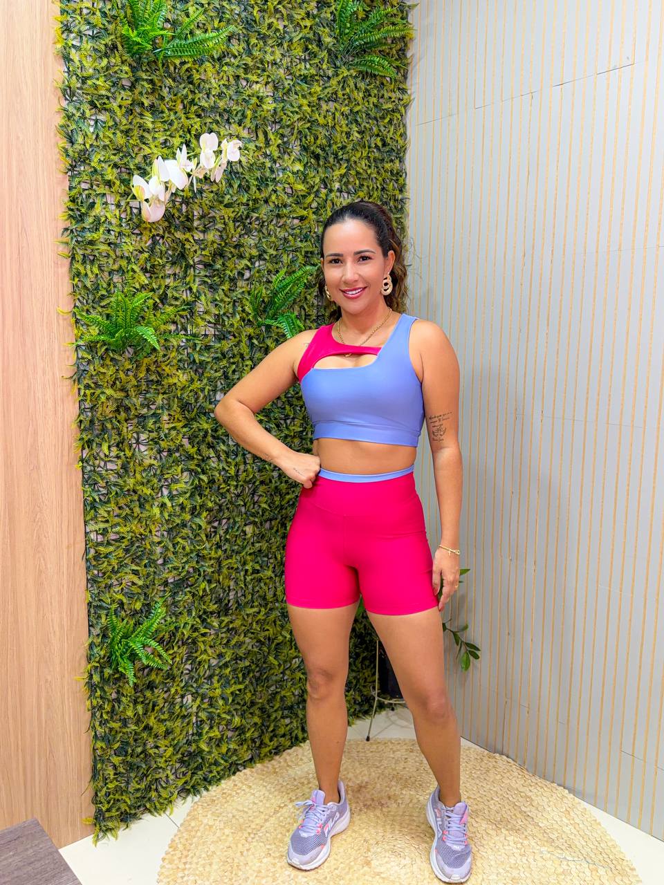Conjunto Glow com Top e Short de Alta Compressão – Le Pink